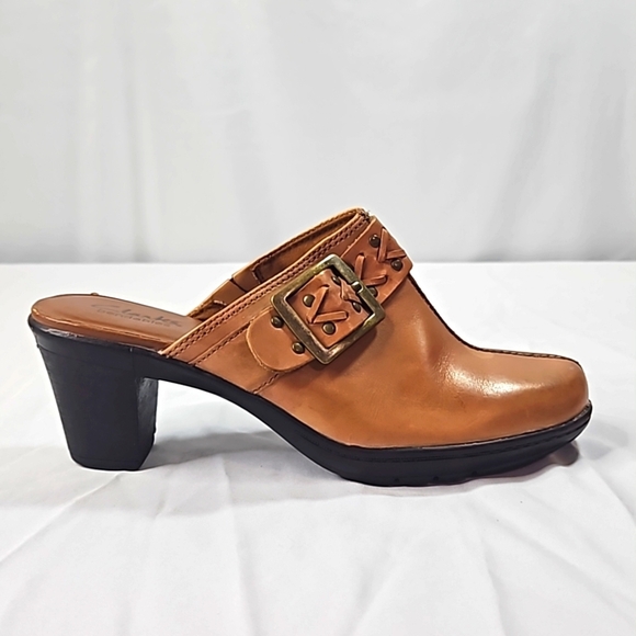 Clarks bendables Tan Leather Clogs Size 7.5 - Picture 1 of 9